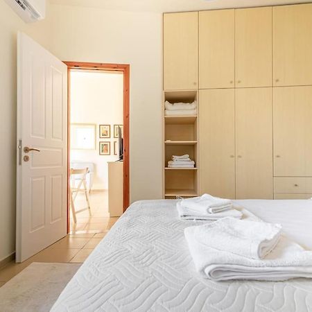 Cozy Apartment In The Heart Of City Center Iraklion Buitenkant foto