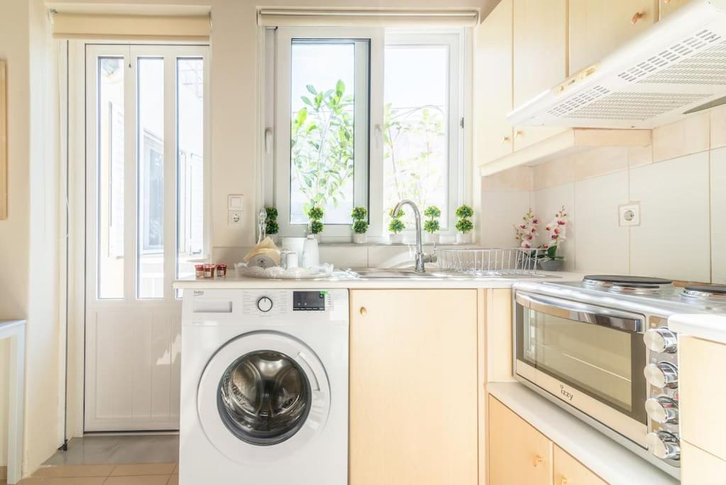 Cozy Apartment In The Heart Of City Center Iraklion Buitenkant foto