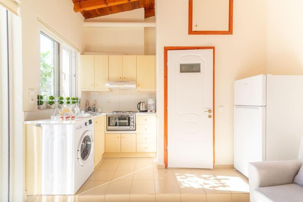 Cozy Apartment In The Heart Of City Center Iraklion Buitenkant foto